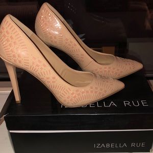 Size 9.5 Izabella Rue Faux Leather Heel